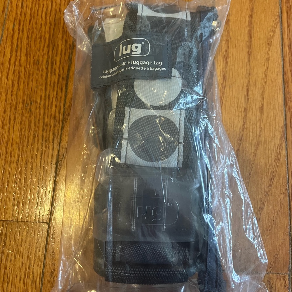Lug luggage belt and luggage tag